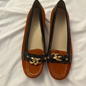 Jones New York Tan and Black Loafers with Gold Accents